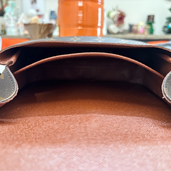 Louis Vuitton Cartouchiere MM - Picture 9 of 13